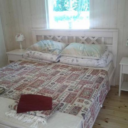 Tirbi Holiday House Kassari Værelse billede